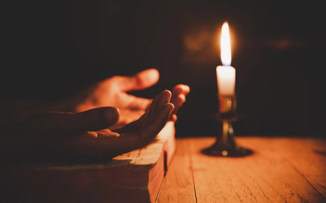 Comment se déroule une séance de contact défunt ?